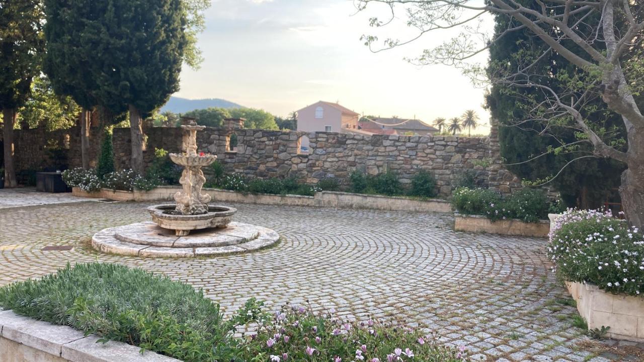 Gite Encore Un Soir Hyeres Luaran gambar